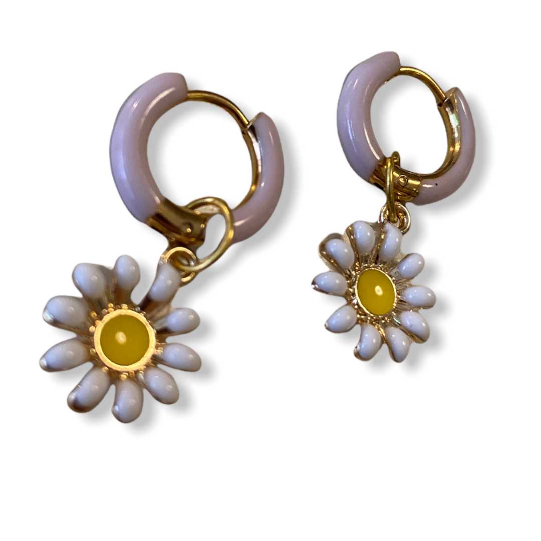 Vrolijk bloemetje aan een lila creool - Beads and More