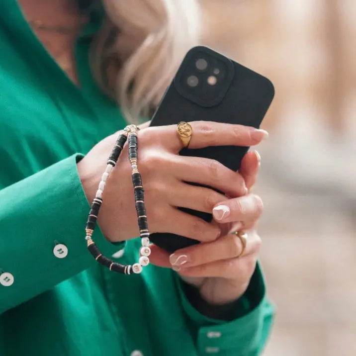 Telefoonkoord met kralen - zwart en goud liefde